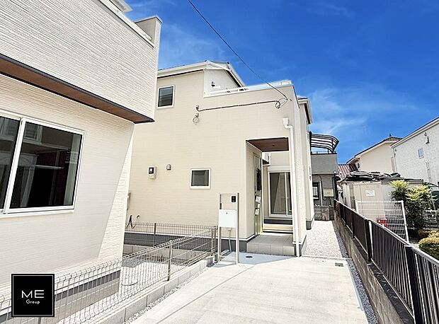 【現地外観写真】2号棟 ■家族みんなが笑顔で過ごせる、安心感のある住まい