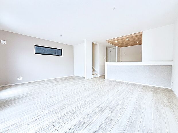 【リビングダイニング】1号棟  ■シンプルだけど贅沢、大切な人と過ごす心がほどける空間