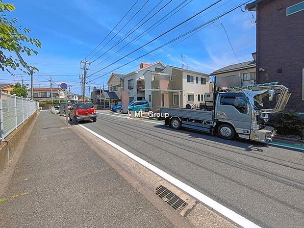 【前面道路含む現地写真】■この道を歩けば、毎日が少し特別になる