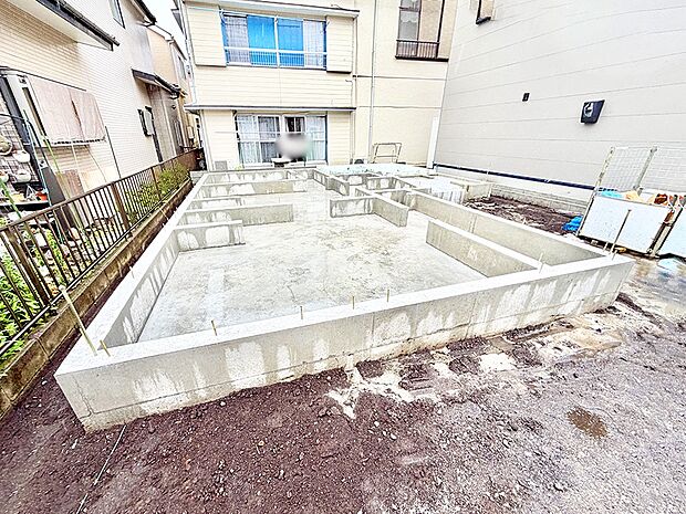 【現地外観写真】1号棟  ■暮らしを彩る充実した設備仕様が備わった住まい