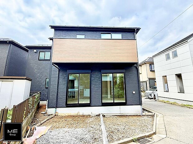 【現地外観写真】2号棟 ■家族みんなが笑顔で過ごせる、安心感のある住まい