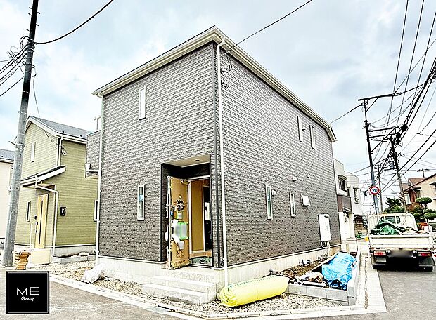 【現地外観写真】1号棟 ■暮らしを彩る充実した設備仕様が備わった住まい