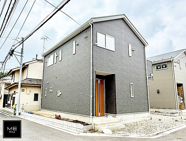 【現地外観写真】8号棟 ■暮らしを彩る充実した設備仕様が備わった住まい