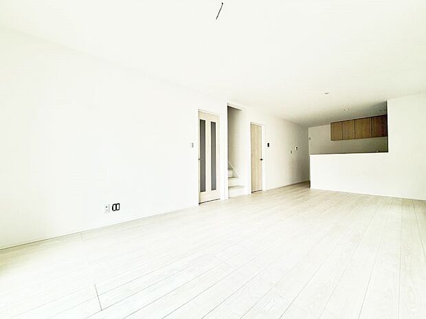 【リビング】2号棟 ■自然と会話が生まれる、心地よいひととき