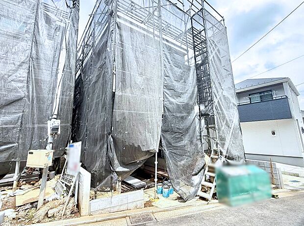 【現地外観写真】2号棟 ■家族みんなが笑顔で過ごせる、安心感のある住まい