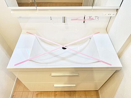 ハンドシャワー付洗面台