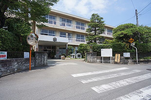小田原市立芦子小学校(約1,300m・徒歩17分)