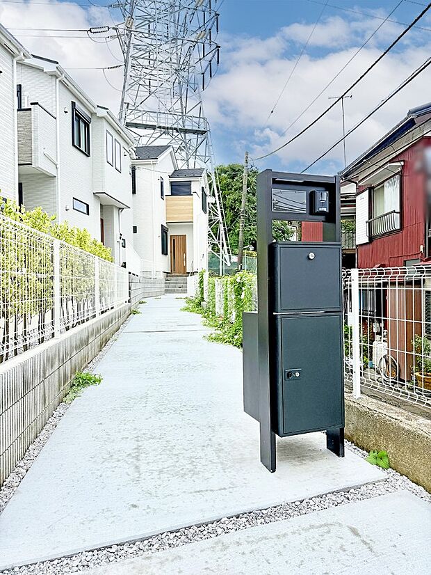 【玄関】4号棟 ■ シンプルで美しく、住まいの第一印象を彩る玄関です
