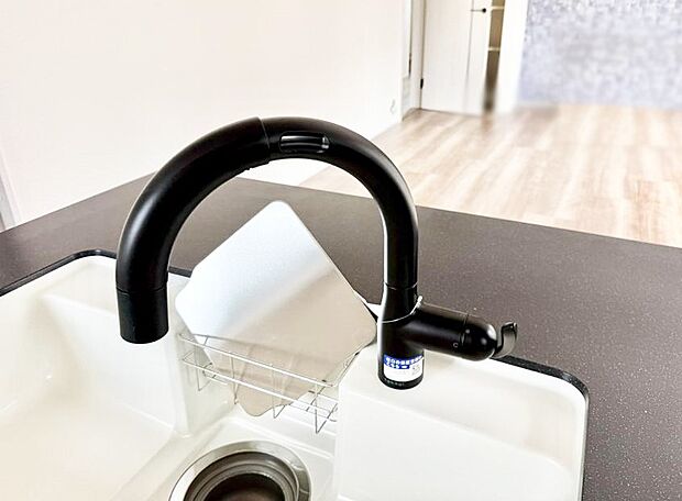 【浄水器】■清潔でおいしい水を手軽に供給してくれます