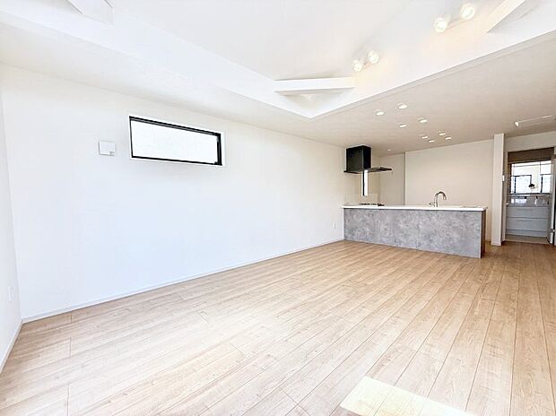 【ダイニング】■ふとした瞬間に幸せを感じる、心地よい場所