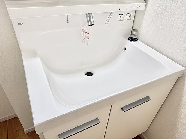 【ハンドシャワー付洗面台】■手洗いや顔を洗う時も快適に使える便利なシャワー