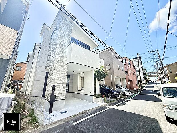【前面道路含む現地写真】■優雅なラインが、毎日を引き立てます