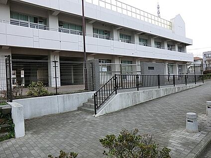 横浜市立岩井原中学校 450m(6分)