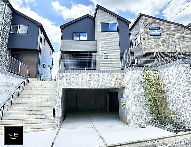 【現地外観写真】2号棟 ■家族みんなが笑顔で過ごせる、安心感のある住まい