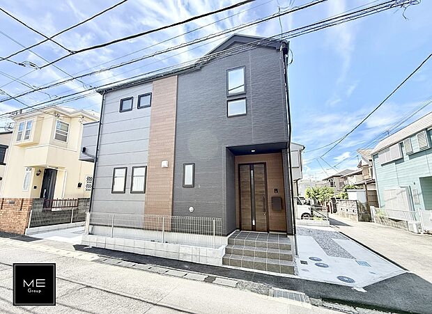 【現地外観写真】1号棟 ■家族が笑顔で集まる温かな住まい