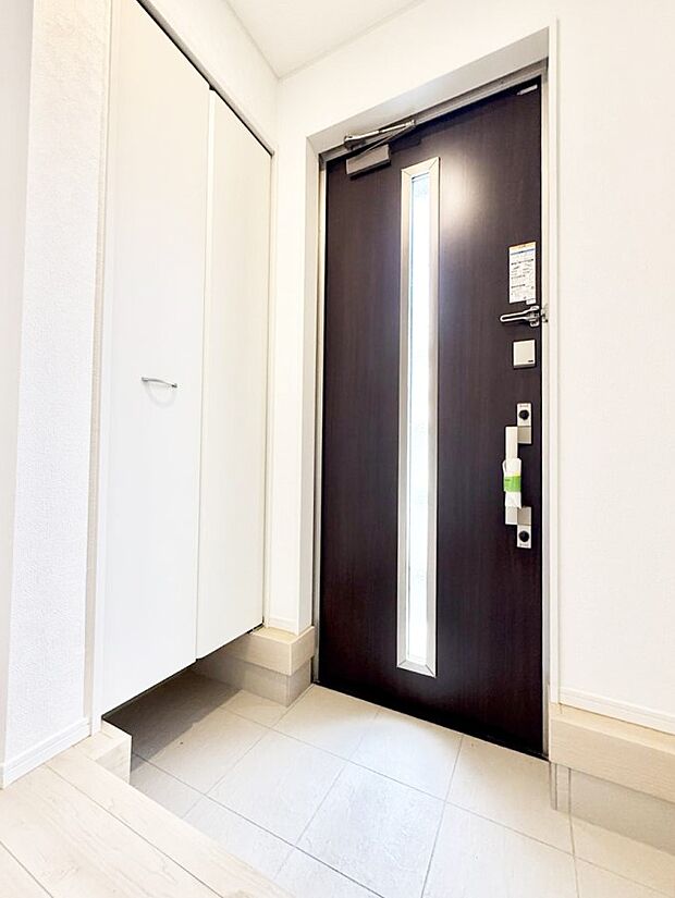 【玄関】1号棟  ■ ここから始まる一日、すっきり整った玄関