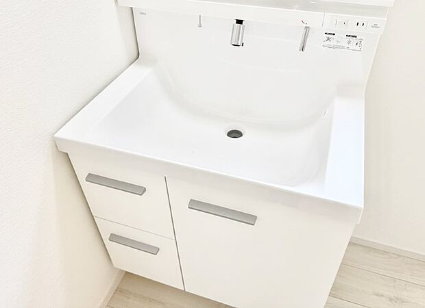 【ハンドシャワー付洗面台】■手洗いや顔を洗う時も快適に使える便利なシャワー