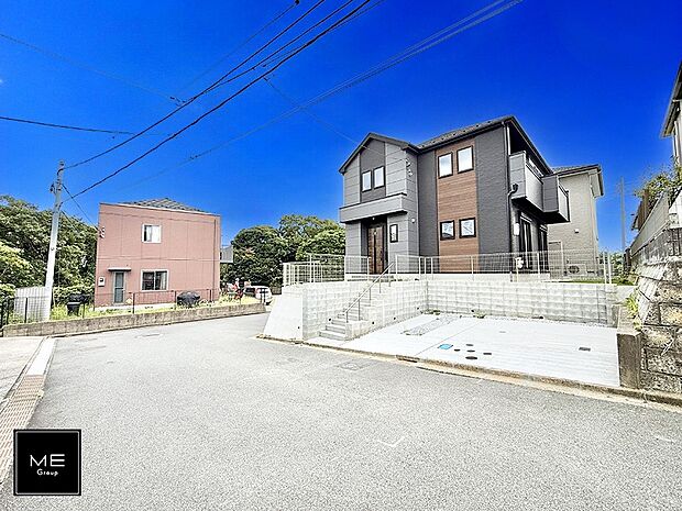 【前面道路含む現地写真】■優雅なラインが、毎日を引き立てます