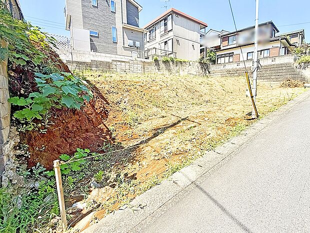 【現地外観写真】1号棟 ■家族みんなが笑顔で過ごせる、安心感のある住まい