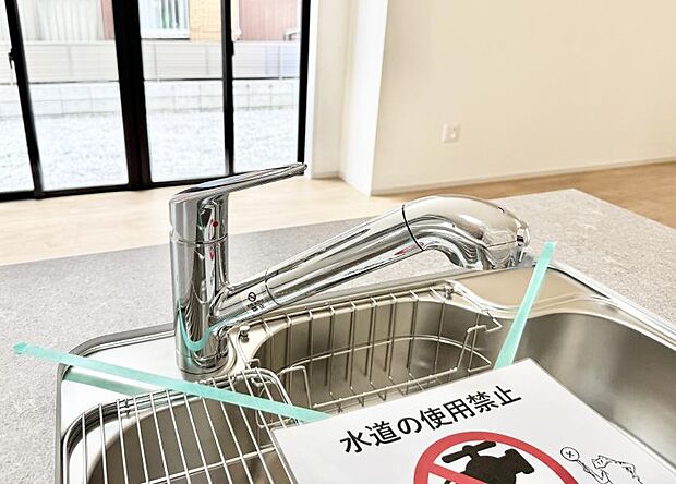 【浄水器】■清潔でおいしい水を手軽に供給してくれます