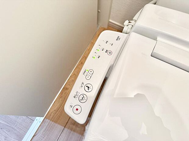 【シャワートイレ】■温水洗浄で快適、清潔感が保たれるシャワートイレ