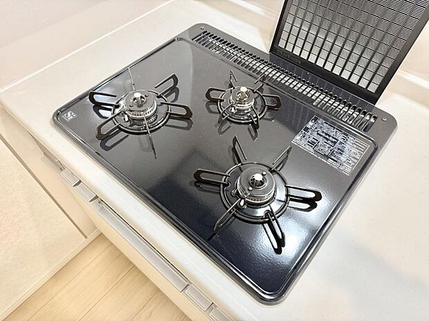 【3口ガスコンロ】■一度に多くの料理ができ便利で効率的