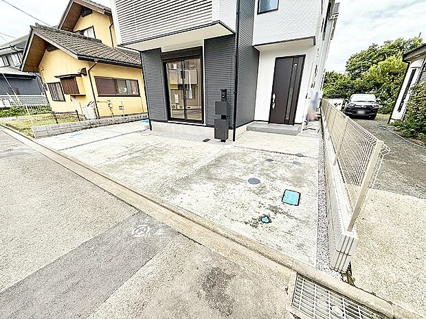 【駐車場】2号棟  ■毎日の駐車が快適に