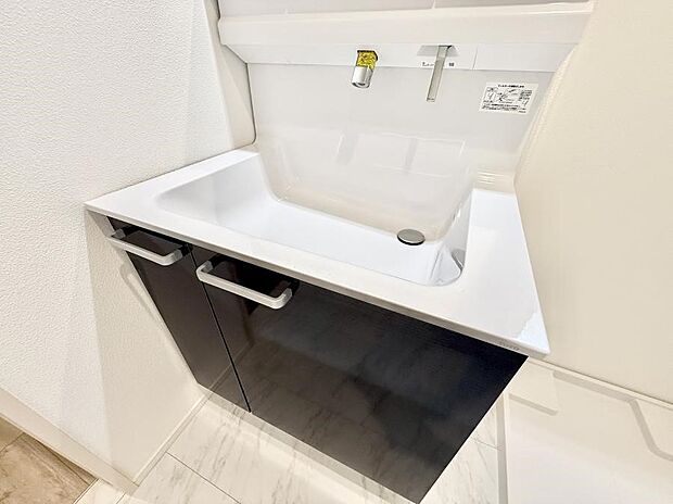 【ハンドシャワー付洗面台】■手洗いや顔を洗う時も快適に使える便利なシャワー