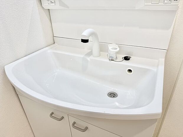 【ハンドシャワー付洗面台】■手洗いや顔を洗う時も快適に使える便利なシャワー