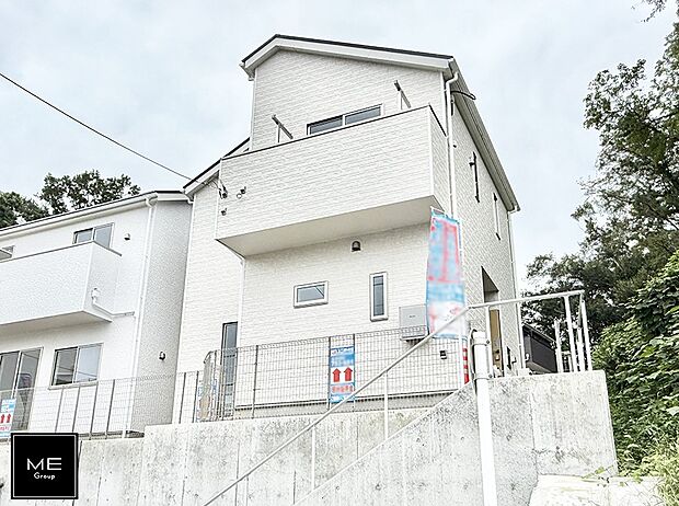 【現地外観写真】10号棟 ■家族みんなが笑顔で過ごせる、安心感のある住まい