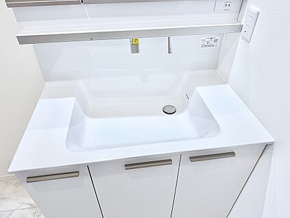 ハンドシャワー付洗面台