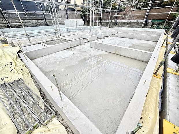【現地外観写真】2号棟 ■家族みんなが笑顔で過ごせる、安心感のある住まい