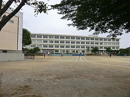町田市立町田第二中学校 650m(9分)