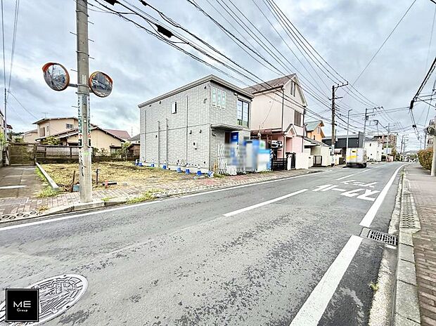 【前面道路含む現地写真】■家族とのお出かけが楽しくなる環境です