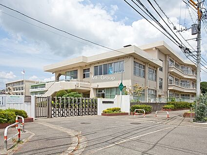 厚木市立依知南小学校 1100m(14分)