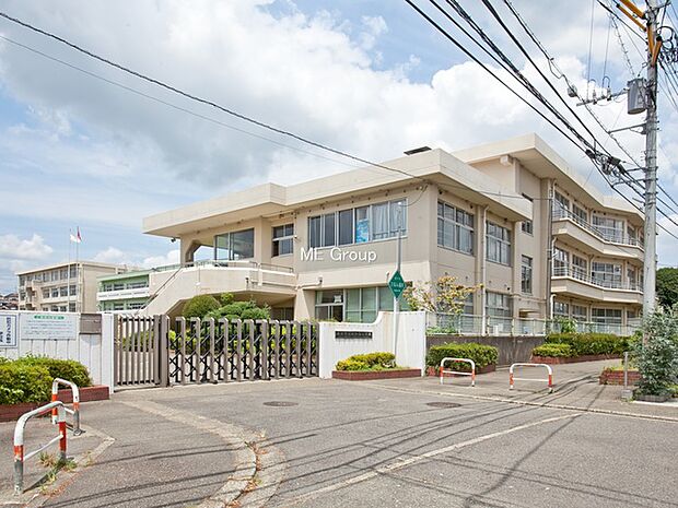 厚木市立依知南小学校(約1,100m・徒歩14分)