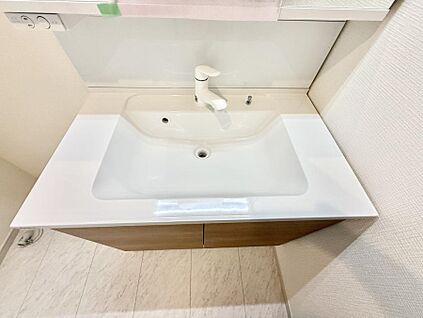 ハンドシャワー付洗面台