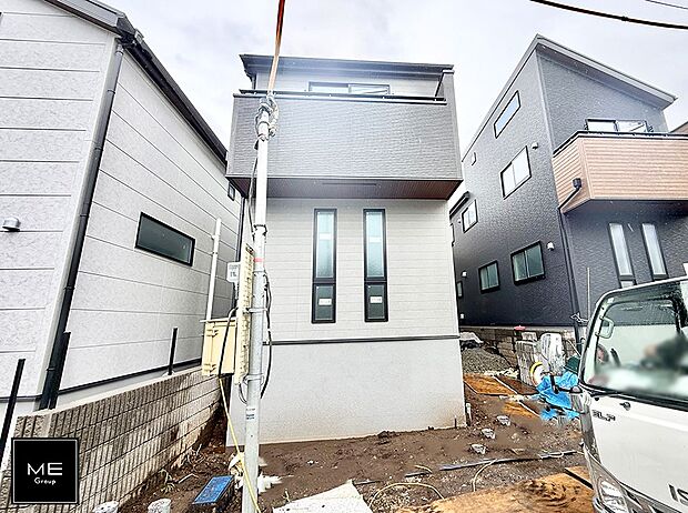 【現地外観写真】2号棟  ■家族みんなが笑顔で過ごせる、安心感のある住まい