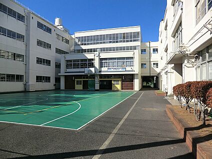横浜市立日吉台西中学校 1270m(16分)
