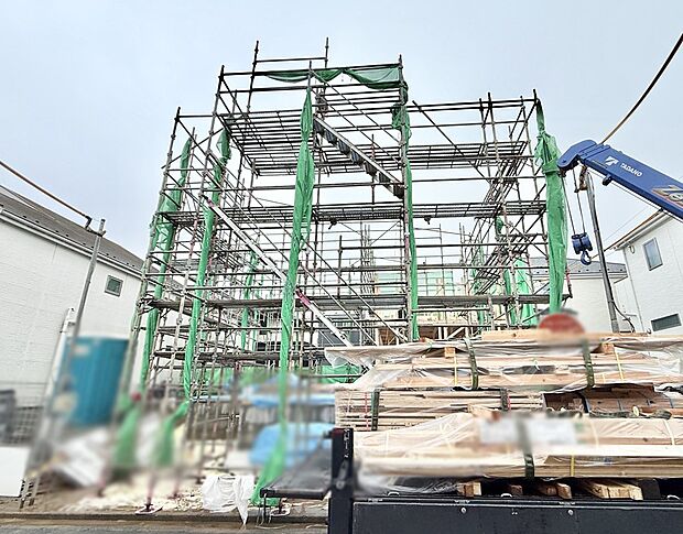 【現地外観写真】2号棟  ■暮らしを彩る充実した設備仕様が備わった住まい