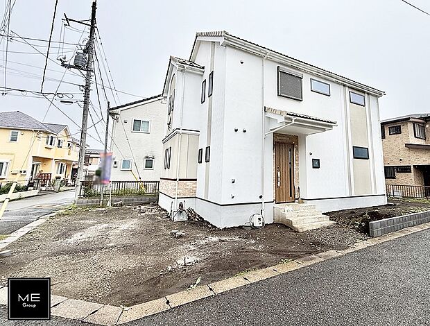 【現地外観写真】■暮らしを彩る充実した設備仕様が備わった住まい