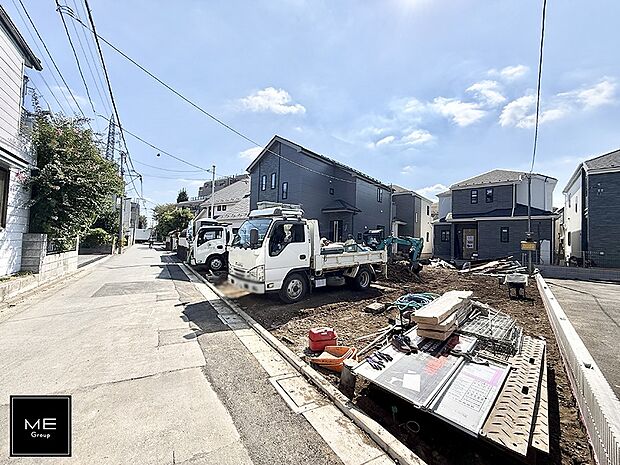 【前面道路含む現地写真】■優雅なラインが、毎日を引き立てます
