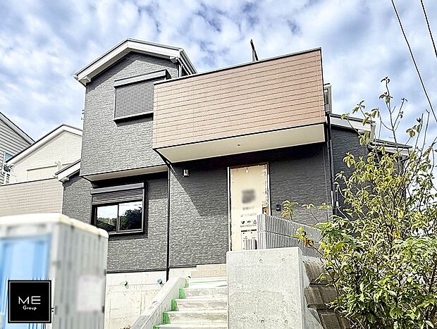 【現地外観写真】B号棟  ■暮らしを豊かにする充実した仕様設備で快適に
