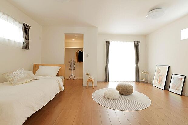 【1階プライベートルーム】1階プライベートルームは2室共通!ライフスタイルに合わせて壁を取り付けて2室としても1室としても使っていただけます♪(壁を付けるのは有償工事)