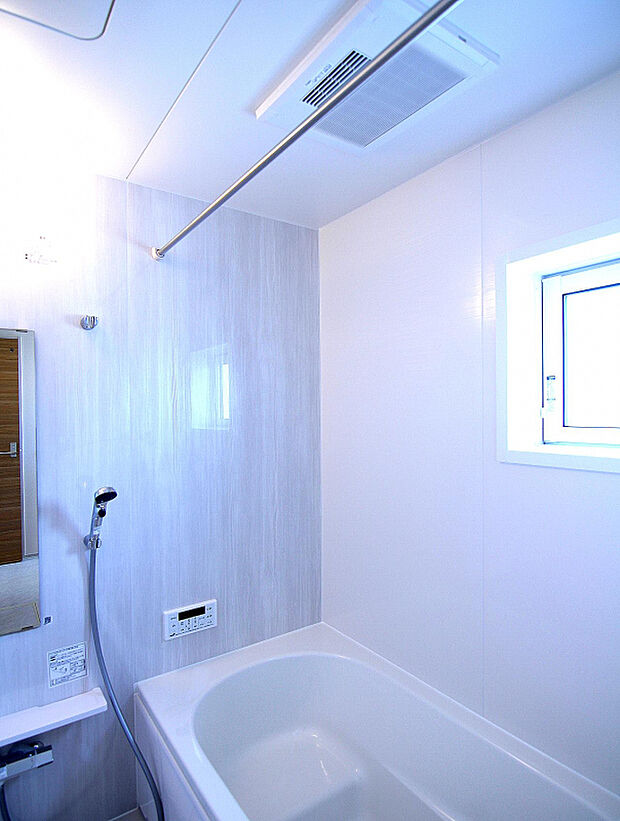 【【2号棟】】◎浴室は暖房乾燥機能付です！◎