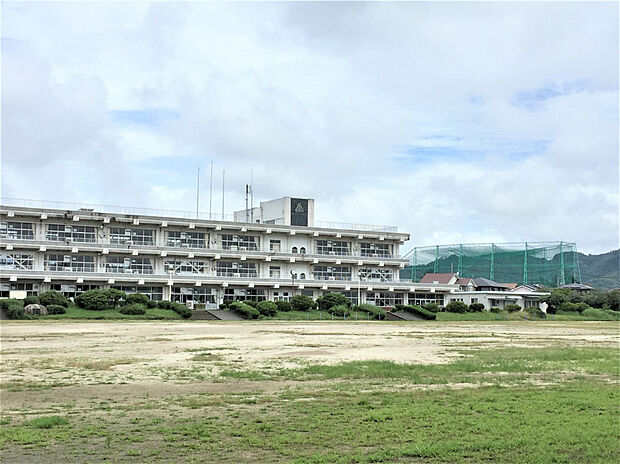 大間々東小学校（約540m）