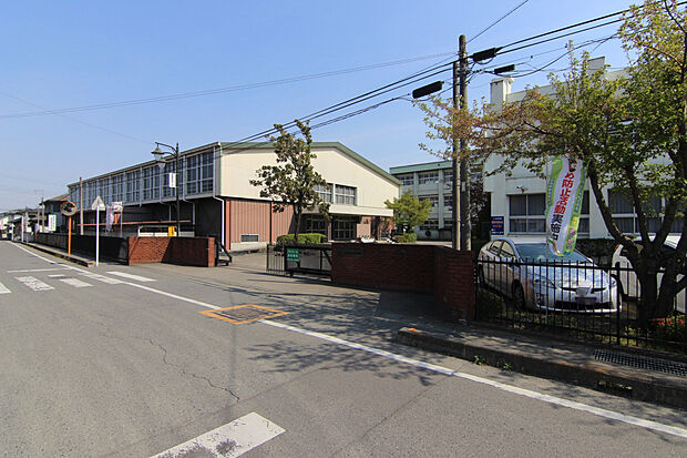 倉賀野中学校（約1,620m）