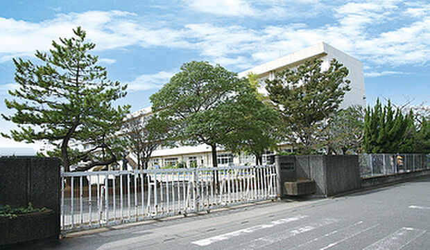 栄小学校