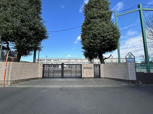 立川市立立川第四中学校(約663m)