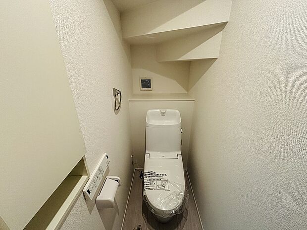 【 【3号棟】】1・2階の2か所にトイレ完備。混み合う朝や来客時も安心の設計です